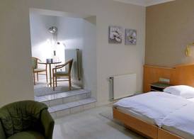 Hotel Re'ser Stuff 2