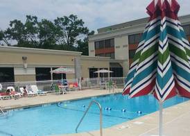 Armoni Inn & Suites 5