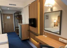 Legends Hotel 4