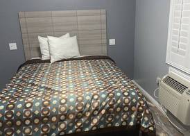 La Perla motel 2