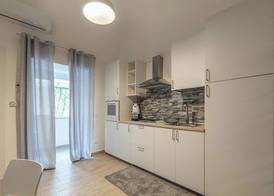 Al Khalisa Apartment by Wonderful Italy 4