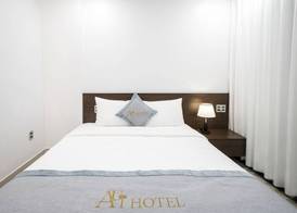 AUI Hotel 38 Máy Tơ 5