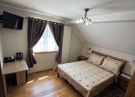 B&B Millenium House 2 2