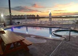 Blue Bay Inn and Suites 4