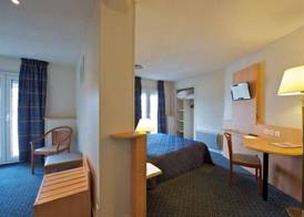Hotel Le Bourbon Pau Centre 3