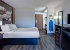 Super 8 by Wyndham Wausau 4