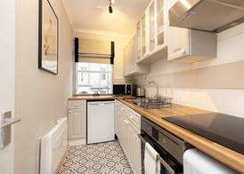 JOIVY Stylish Castle View Flat with Balcony 5