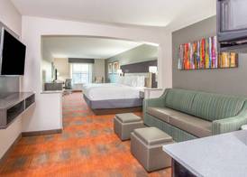 Holiday Inn Express & Suites Shawnee - Kansas City West by IHG 4