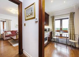 CARLTON COURT - MAYFAIR 4