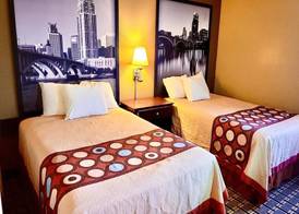 Super 8 by Wyndham Melrose 2