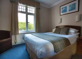 Oaklands Hotel 3