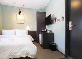 Grid Inn Hotel 3
