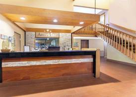 AmericInn by Wyndham Elkhorn Near Lake Geneva 3