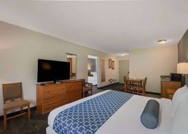 SureStay Plus Hotel by Best Western Berkeley Springs 5