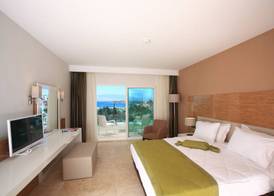 Bellazure Hotel 5