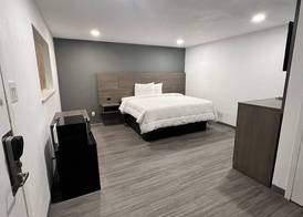 Rodeway Inn Mineola 5