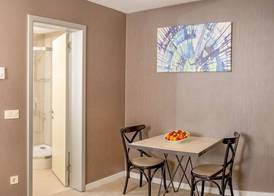 Elm Suite Hotel 4