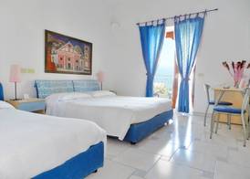 Hotel Holiday 5