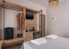 Aequor Luxury Rooms & Apartments 3