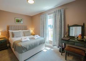 Woodfalls Inn 5