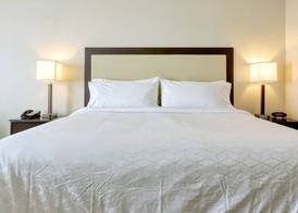 Holiday Inn Express & Suites BATAVIA - DARIEN LAKE by IHG 3