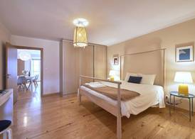 Renovated and Spacious Duplex Apartment With Patio, By TimeCooler 5