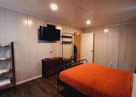 Sherwood Arms Motel 5