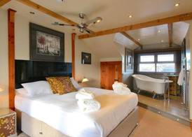 The Inn at Cheltenham Parade 4