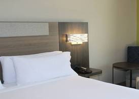 Holiday Inn Express & Suites WILSON-DOWNTOWN by IHG 5