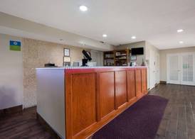 SureStay Hotel by Best Western Manning 3