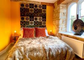 Old Fleece Apartments 5