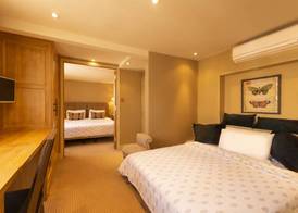 Fielding Hotel 3