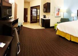 Holiday Inn Express & Suites GAINESVILLE by IHG 4