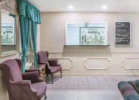Super 8 by Wyndham Clinton TN 3