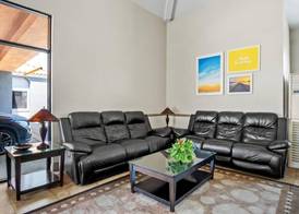 Days Inn by Wyndham Fontana / Rialto 2