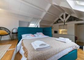 Mercadores Apartment by Amber Star Rent 5
