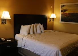 Days Inn by Wyndham Fresno South 5