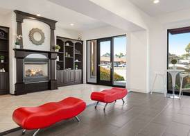 Ramada by Wyndham Marina 3