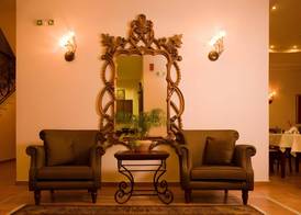 Dellas Boutique Hotel 4