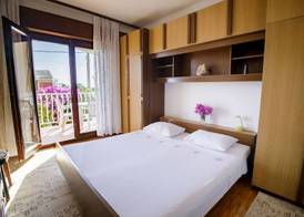 Captivating 1-bed Apartment in Podstrana 2