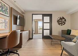 Holiday Inn & Suites LONDON SOUTH by IHG 2