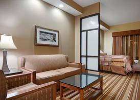 Best Western Plus KC Speedway Inn & Suites 4