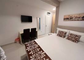 Pearl Apartments 5