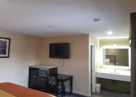 GAREY MOTEL 5