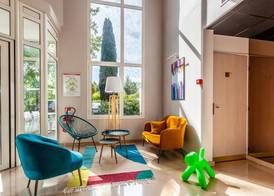 Hotel Full Colors 2