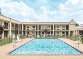 Super 8 By Wyndham Williamsburg 3