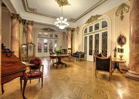 Grand Boutique Hotel 3
