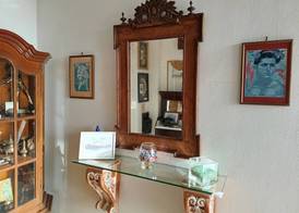 Akrotiri Hotel 5