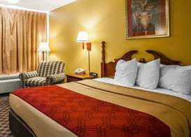 Econo Lodge Dyersburg I-155 5