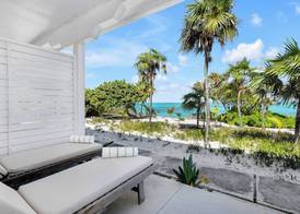 Pelican Beach Hotel 4